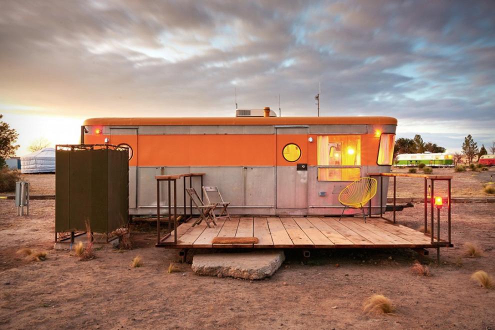 EL COSMICO HOTEL, West Texas