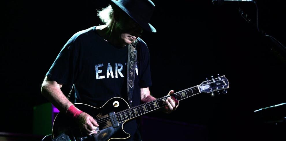 WOLF MOON, Neil Young